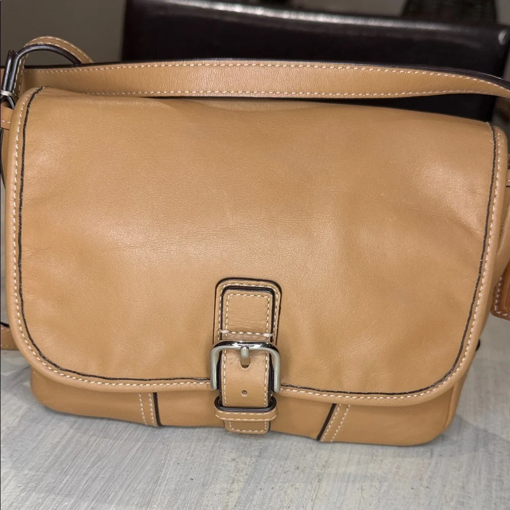 Coach Hadley Tan Leather Crossbody Field Bag F29763 - Picture 3 of 9